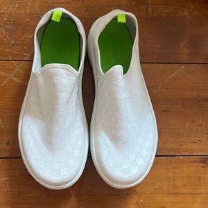 OOFOS Recovery Sneakers